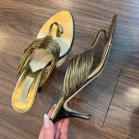 Michael Kors Gold Open Toe Strappy Leather Thong Heels - Picture 4 of 7